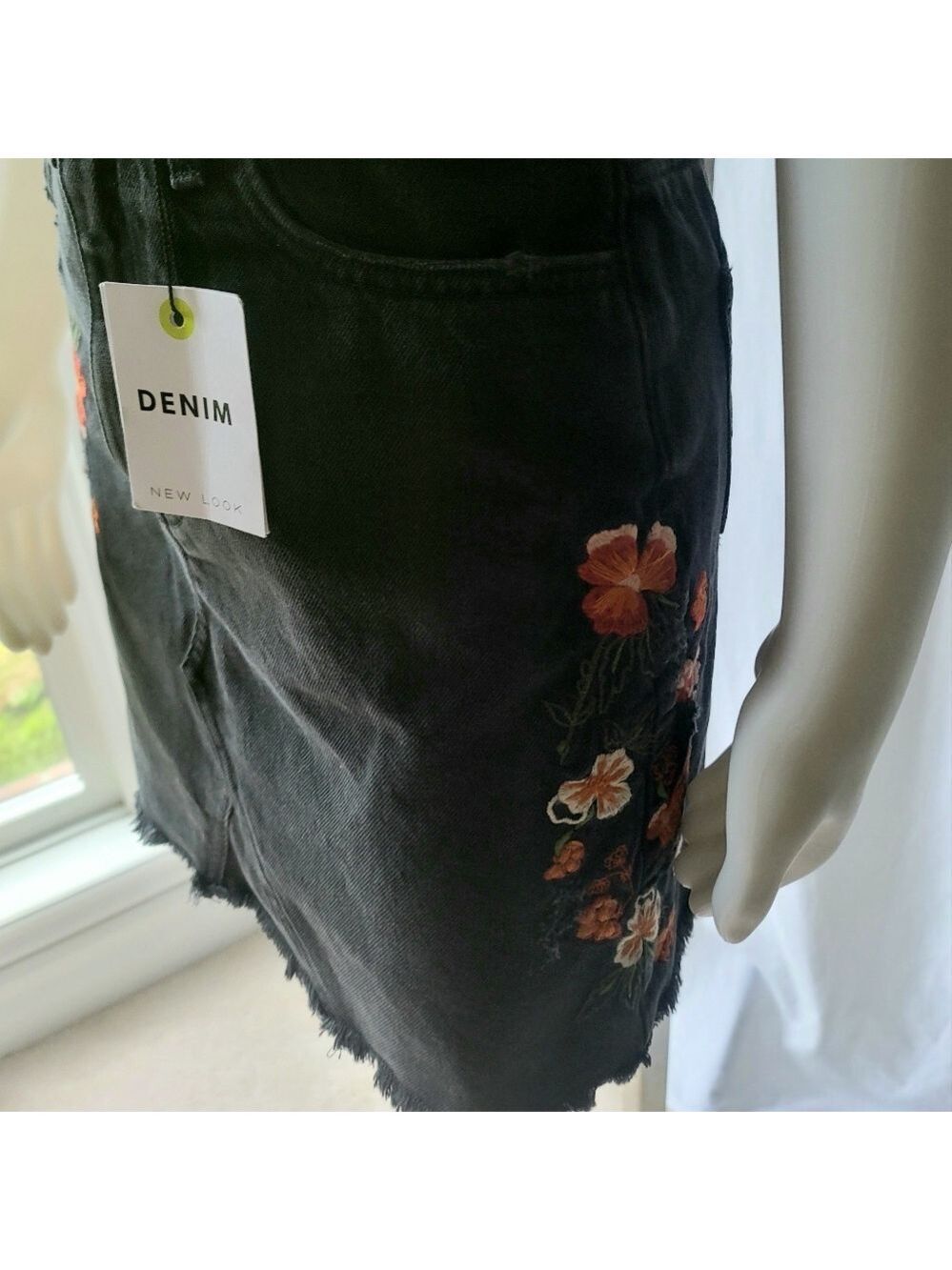 NWT New Look Black Embroidered Denim Mini Skirt Size 4